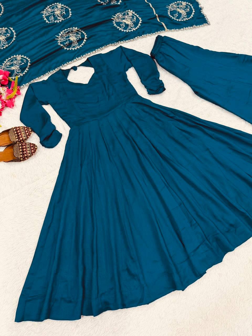 Regal Deep Navy Flared Anarkali Suit Set Featuring a Richly Embroidered Bird-Motif Dupatta with Scalloped Borders